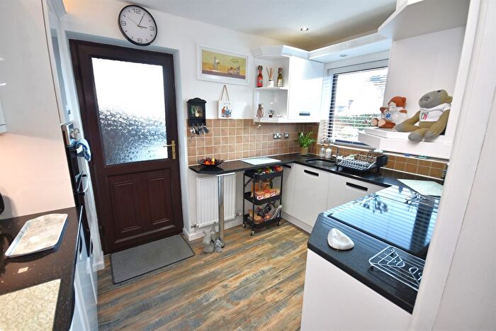 3 Bedroom Detached House For Sale In Mereside Close, Macclesfield, SK10