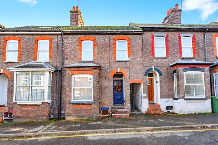 3 Bedroom Terraced House For Sale In Winfield Street, Dunstable, Bedfordshire, LU6