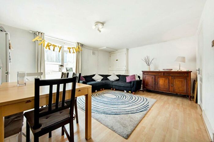 6 Bedroom Terraced House To Rent In Grosvenor Terrace, SE5