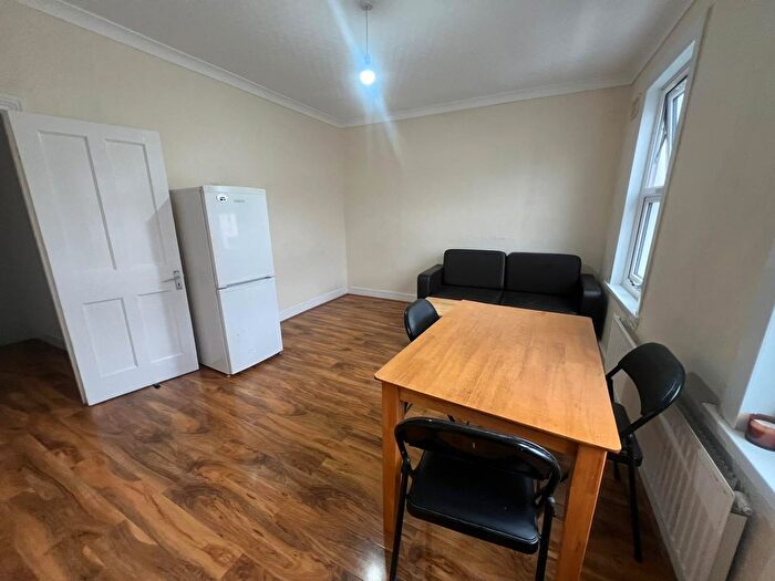 1 Bedroom Flat To Rent In Hunter Road, Ilford, Essex, IG1