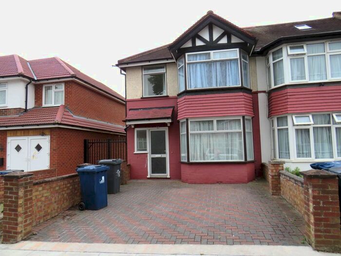 3 Bedroom Semi-Detached House To Rent In Park Avenue, Southall, UB1