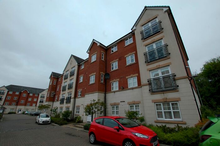 2 Bedroom Flat To Rent In Astley Brook Close, Bolton, BL1
