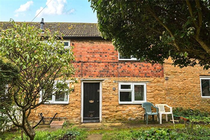 3 Bedroom Terraced House To Rent In High Street, Carlton, Bedford, Bedfordshire, MK43