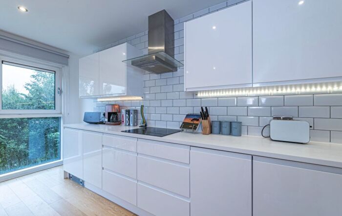 4 Bedroom Terraced House To Rent In Shuna Crescent, Glasgow, G20