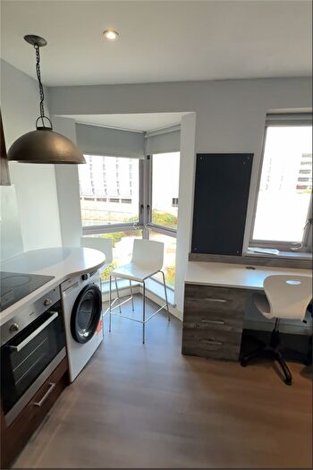 Apartment To Rent In Saxon Court, Church Street, RG1
