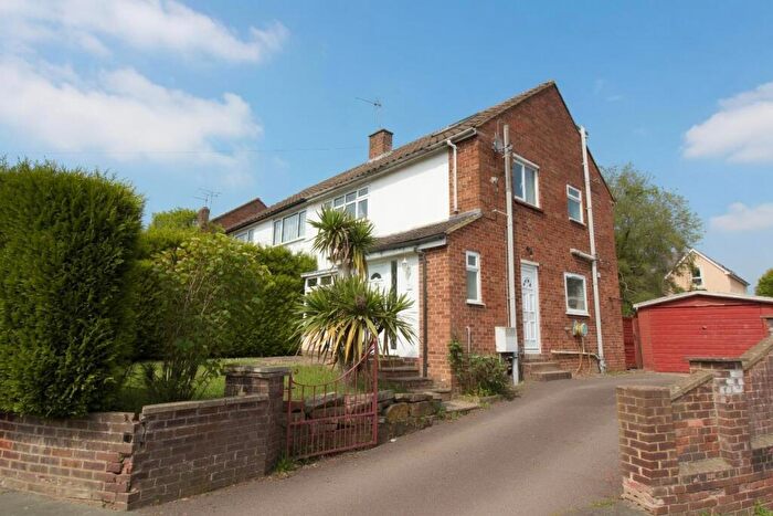 4 Bedroom Detached House To Rent In Hawthorn Road, Frimley, GU16