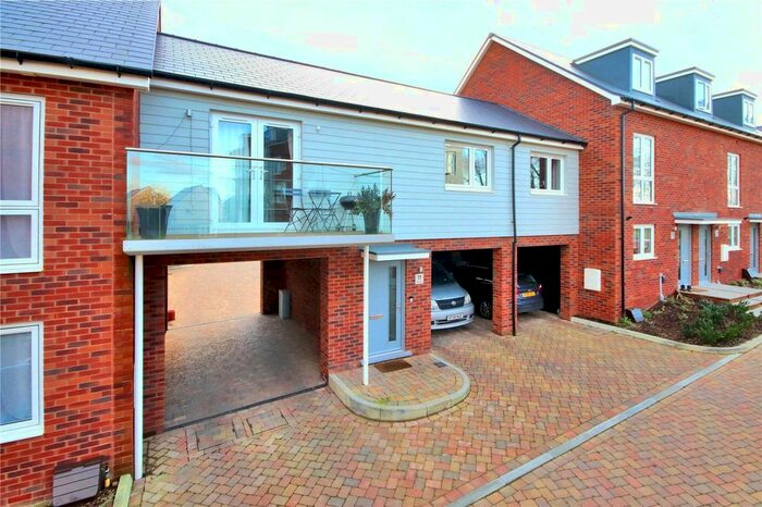 2 Bedroom Maisonette To Rent In The Green, Tunbridge Wells, TN2