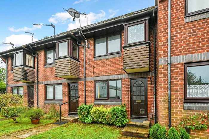 1 Bedroom Flat For Sale In Meon Close, Petersfield, GU32