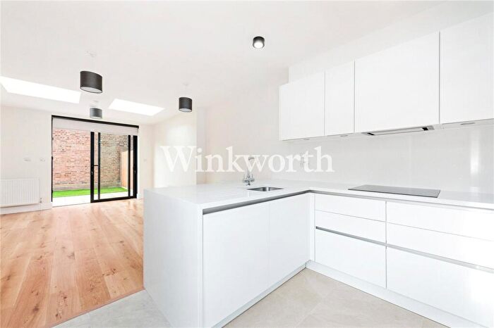 1 Bedroom Apartment To Rent In Lakefield Road, London, N22