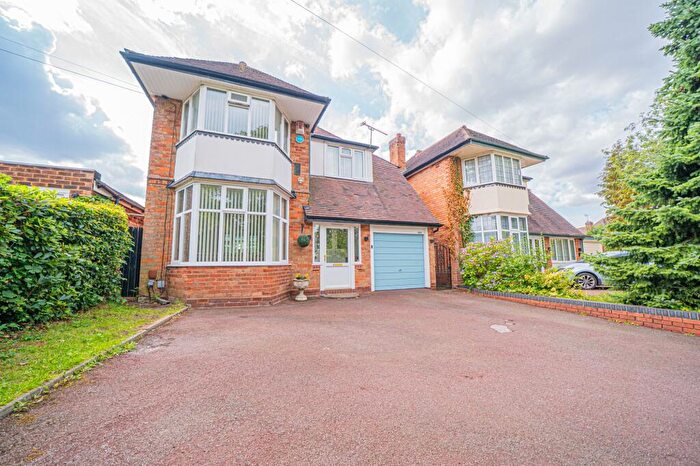 4 Bedroom Detached House For Sale In Lode Lane, Solihull, B92