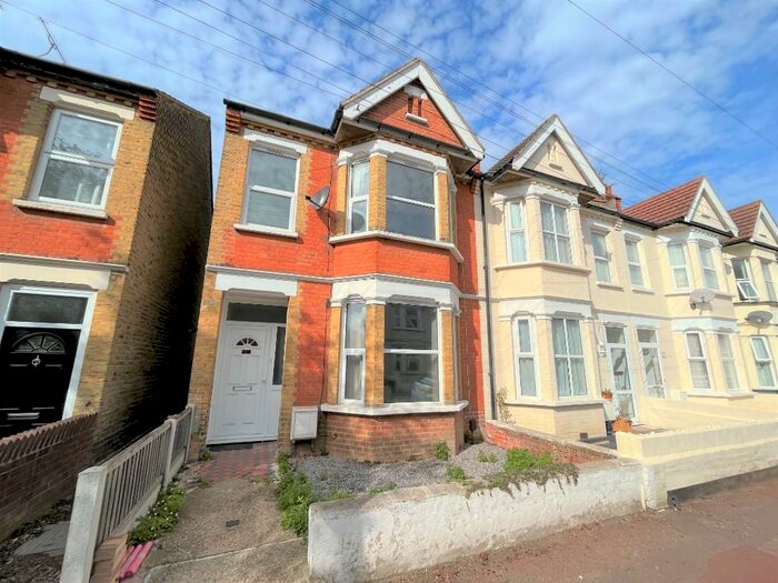 3 Bedroom Semi-Detached House To Rent In Richmond Street, Southend-On-Sea, Essex, SS2