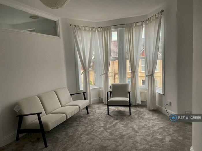 2 Bedroom Flat To Rent In Withleigh Road, Bristol, BS4