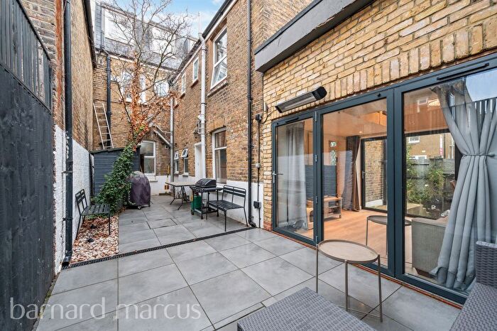 1 Bedroom Flat For Sale In Charlmont Road, London, SW17