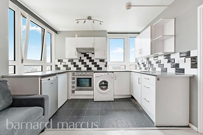 2 Bedroom Flat To Rent In Keevil Drive, London, SW19