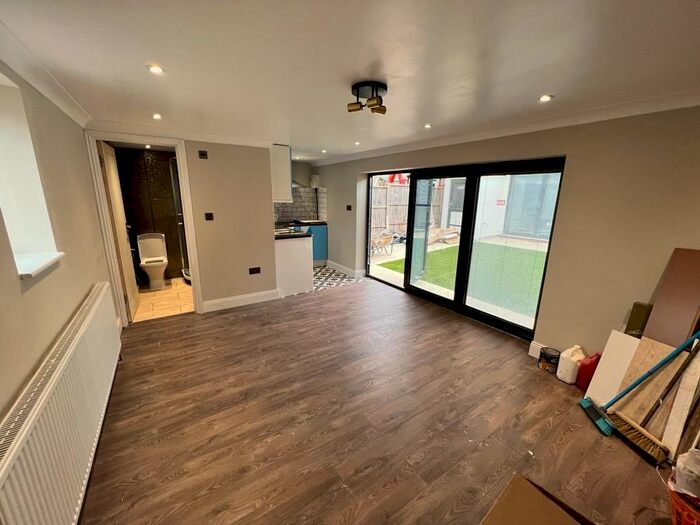 Studio To Rent In Longhayes Avenue, Romford, RM6