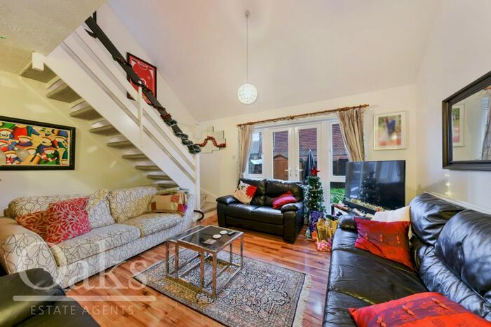 1 Bedroom End Of Terrace House To Rent In Basil Gardens, Croydon, CR0