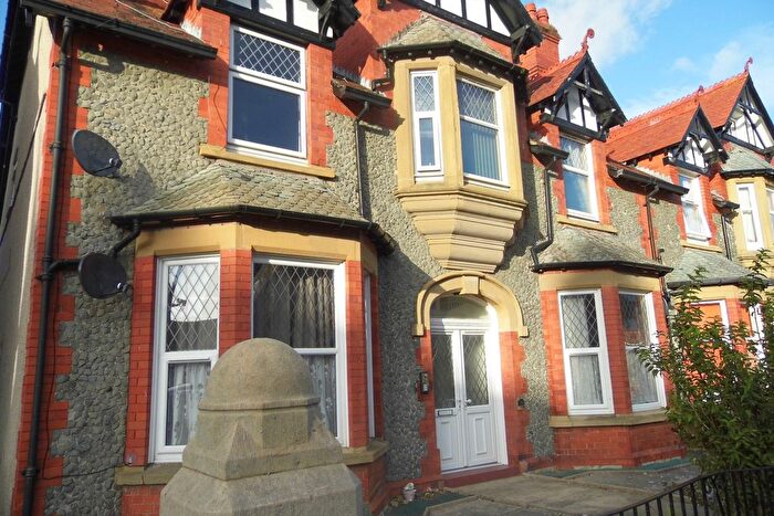 1 Bedroom Flat To Rent In Mostyn Avenue, Craig Y Don, LL30