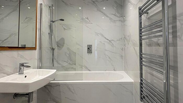 2 Bedroom Flat To Rent In Goodhall Street, Willesden, NW10