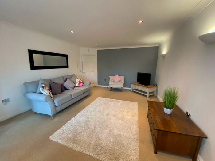 3 Bedroom Apartment To Rent In Fencer Hill Square, Gosforth, NE3