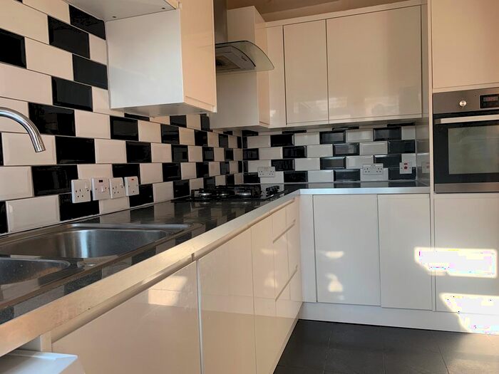 3 Bedroom Semi-Detached House To Rent In Alfred Road, South Ockendon, RM15