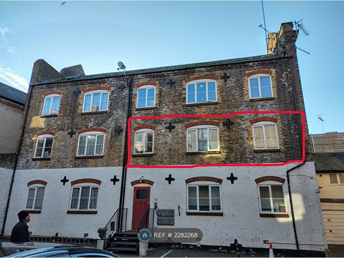 2 Bedroom Flat To Rent In The Warehouse, Dover, CT16