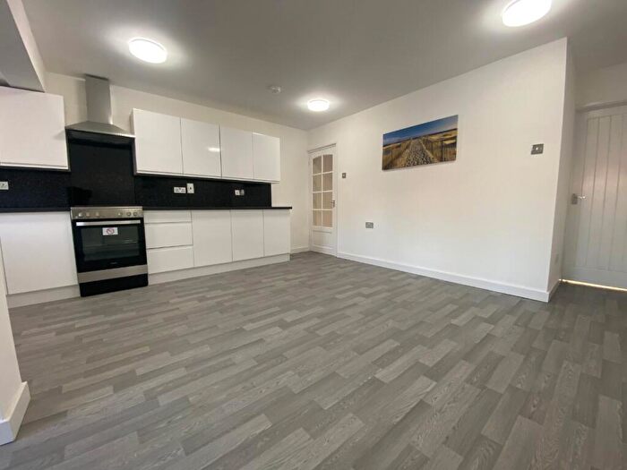 5 Bedroom Terraced House To Rent In Darwin Walk, Northampton, NN5