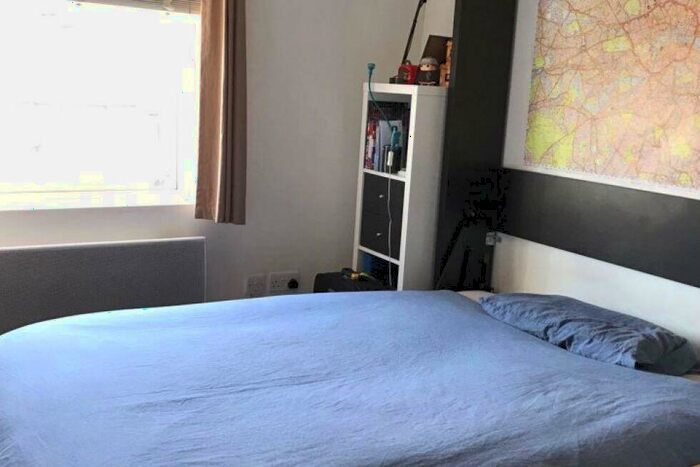 Flat To Rent In Camden High Street, Camden, NW1
