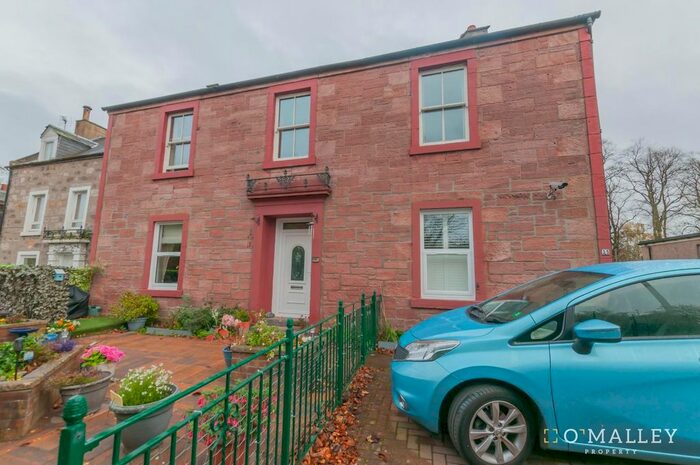 3 Bedroom Flat To Rent In Grange Road, Alloa, FK10