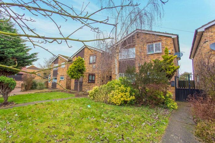 3 Bedroom Detached House To Rent In Holloway Lane, Harmondsworth, West Drayton UB7