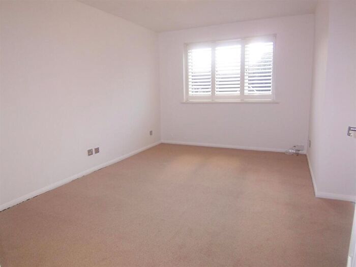 1 Bedroom Apartment To Rent In Percy Gardens, Worcester Park, KT4
