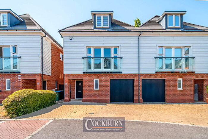 4 Bedroom Semi Detached House For Sale In Holland Gardens, New Eltham, SE9