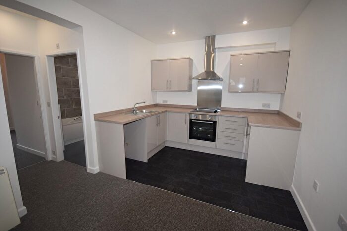 2 Bedroom Flat To Rent In Ney Court, Wrexham, LL13