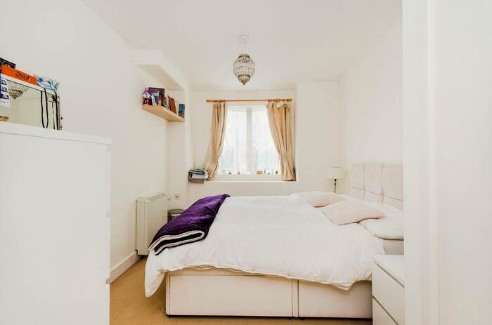 2 Bedroom Flat To Rent In Bannister House, Wealdstone, Harrow, HA3
