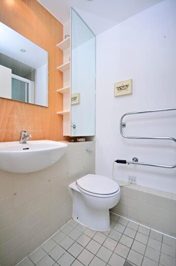 2 Bedroom Flat For Sale In Franklin Building, Westferry Road, London, E14