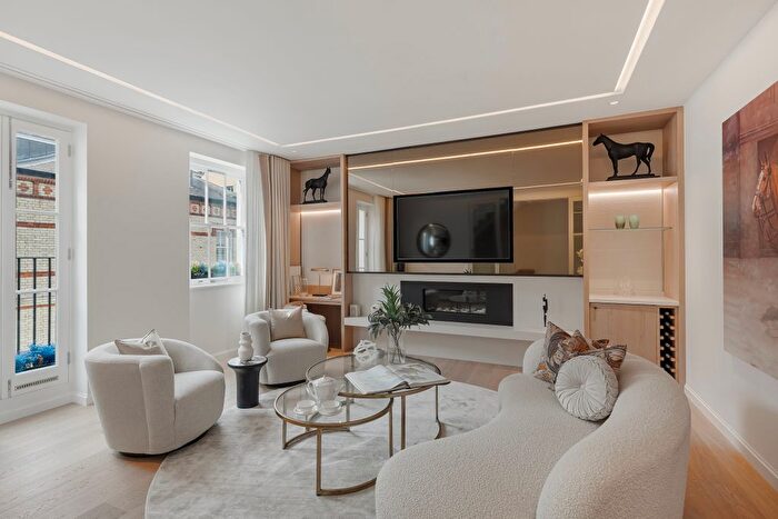 3 Bedroom Property To Rent In Grosvenor Crescent Mews, Belgravia, London, SW1X