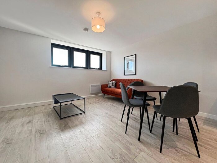 2 Bedroom Flat To Rent In Block E, Victoria Riverside, Leeds, LS10