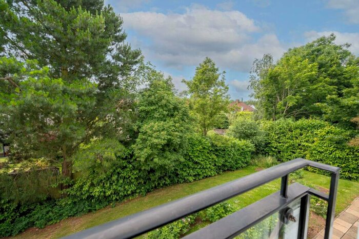 1 Bedroom Flat For Sale In Langstone Way, Mill Hill East, London, NW7