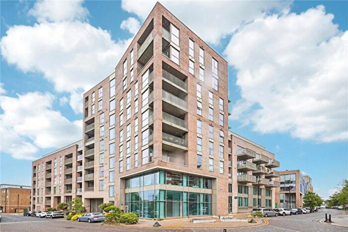 2 Bedroom Apartment For Sale In Goodwood Road, London, SE14