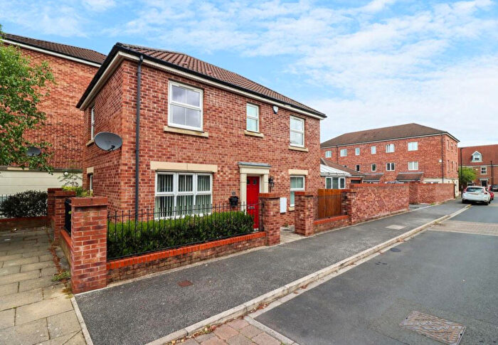 3 Bedroom Detached House For Sale In Scotsman Drive, Scawthorpe, Doncaster, DN5