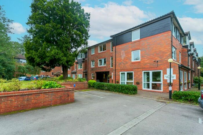 1 Bedroom Flat To Rent In Elstree Road, Bushey Heath, Bushey, Hertfordshire, WD23