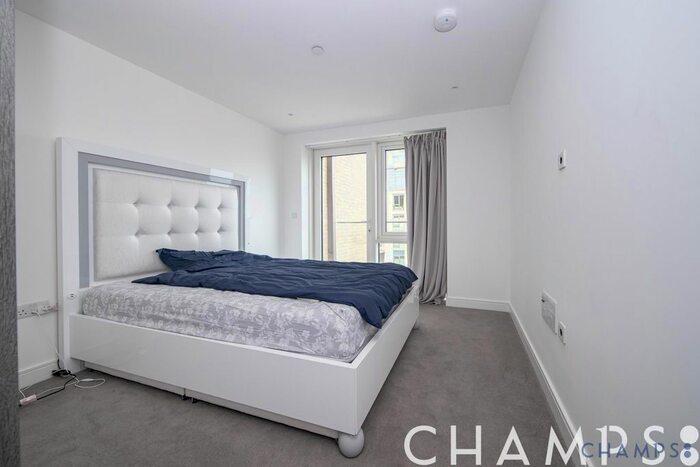 2 Bedroom Flat For Sale In Juniper Drive, London, SW18