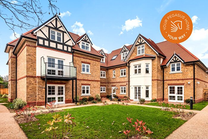 1 Bedroom Retirement Property For Sale In Wharf Lane, Bourne End, Buckinghamshire, SL8