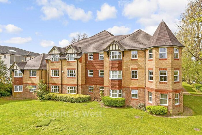 2 Bedroom Apartment For Sale In Pampisford Road, Purley, Surrey, CR2