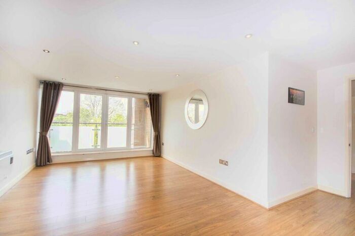 2 Bedroom Flat To Rent In Yeoman Street, Surrey Quays, London, SE8