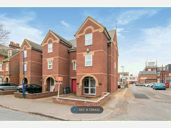 3 Bedroom End Of Terrace House To Rent In York Road, Felixstowe IP11