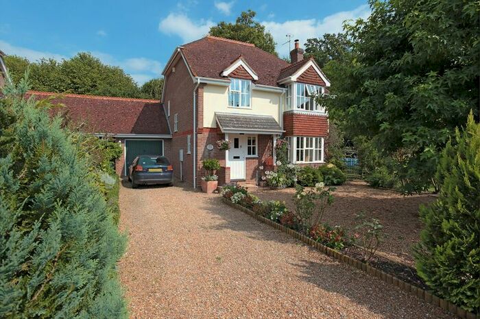 4 Bedroom Detached House To Rent In Tile Barn Close, Isfield, East Sussex. TN22