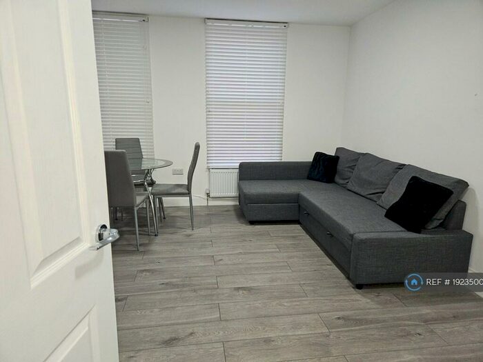 1 Bedroom Flat To Rent In Old Street, London, EC1V