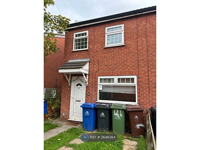 3 Bedroom Semi-Detached House To Rent In Oxford Street, Grimsby, DN32