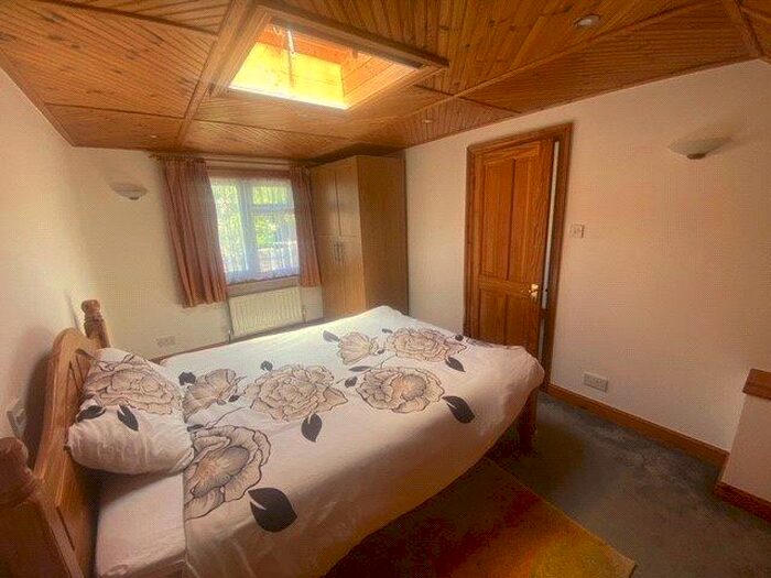 1 Bedroom Garage / Parking To Rent In Chipstead Valley Road, Coulsdon, Surrey, CR5