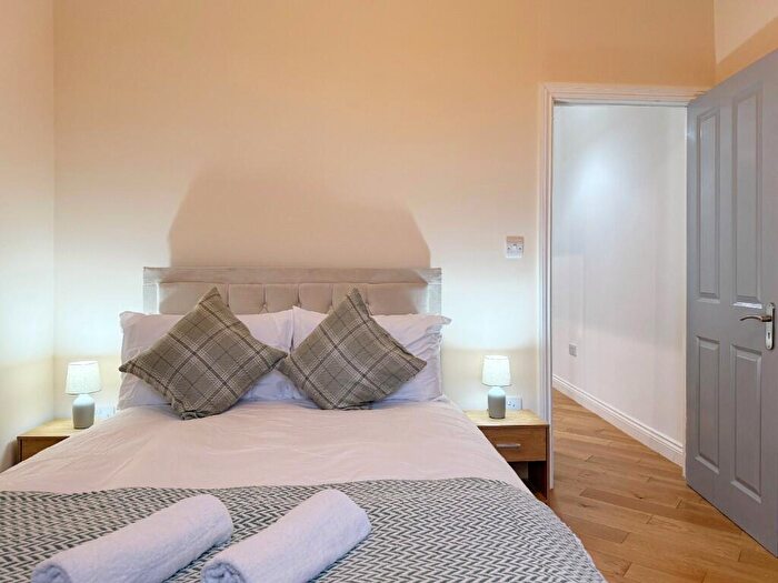3 Bedroom Flat To Rent In Cyprus Road, London, N3